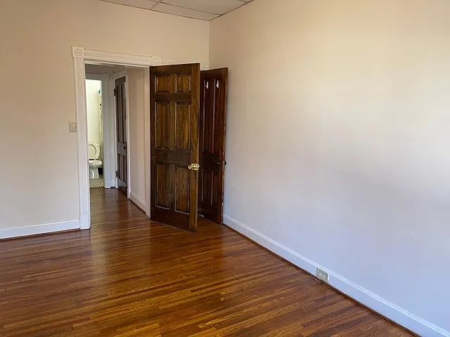 429-431 N Locust St — Photo 8