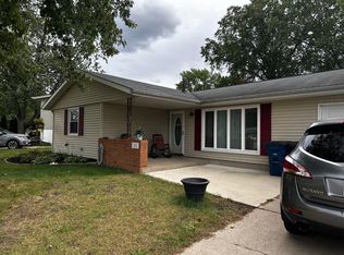 1001 Broadbrook Ln, Michigan City, IN 46360