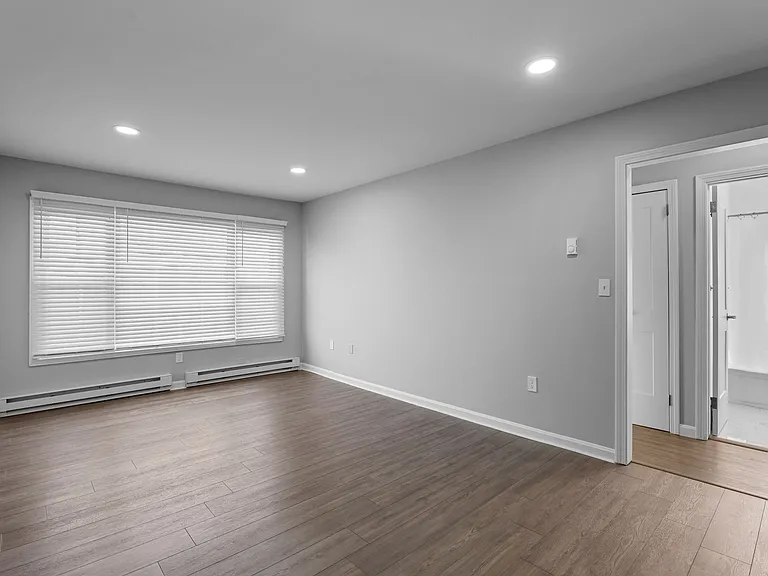 207 Brandegee Ave — Photo 6