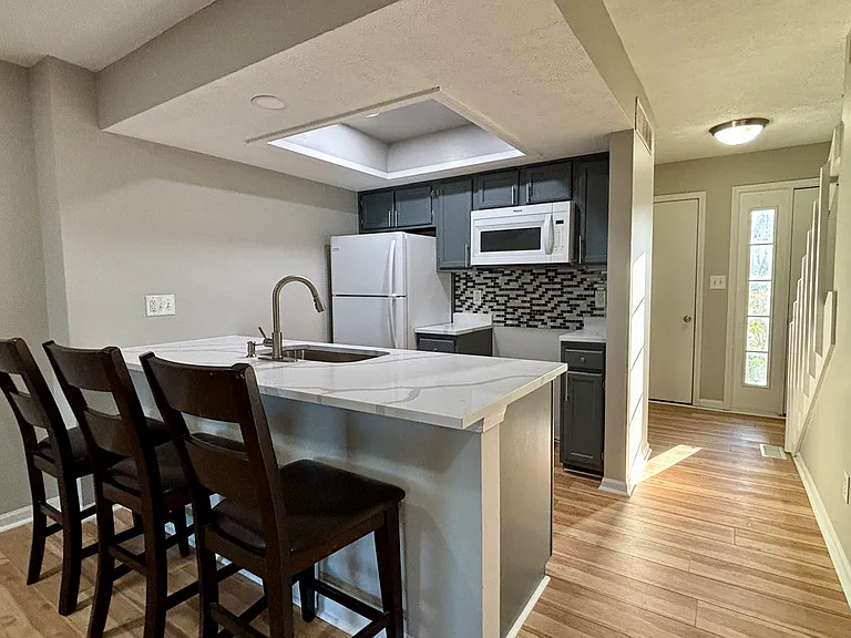 6086 Southbay Dr — Photo 7