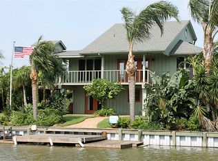 3 S White Heron Dr, La Marque, TX 77568