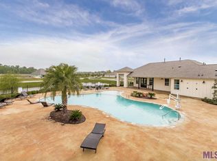 1445 Pelican Club Dr #B, Baton Rouge, LA 70820