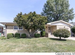 40 Longbow Ln, Springfield, IL 62704