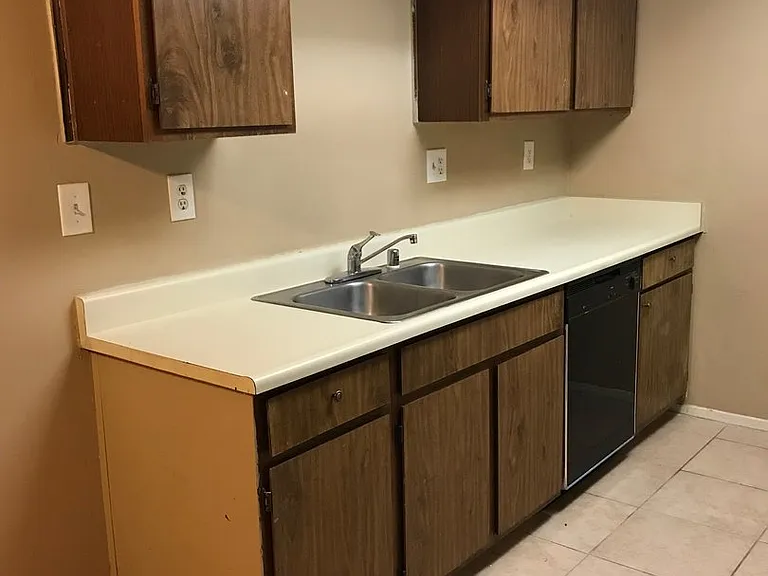 429 N Lamb Blvd #B — Photo 9