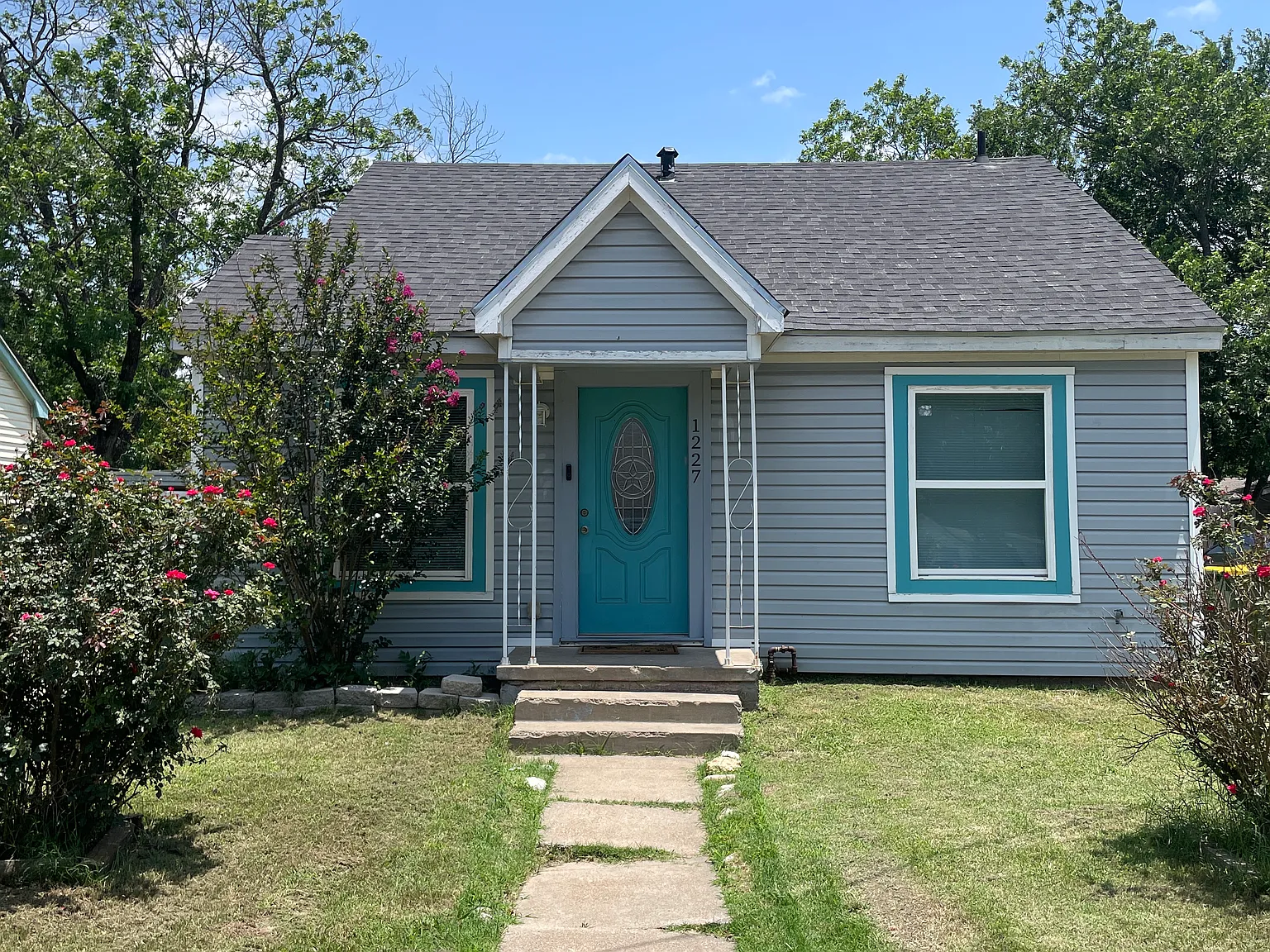3 bed, 1152 sqft, $1,600 — Photo 1