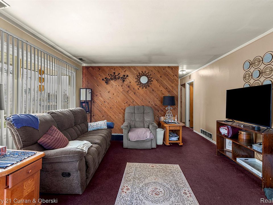555 Lytle Pl, photo 2
