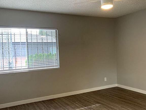 5th image of 421 Venice Way #7813101