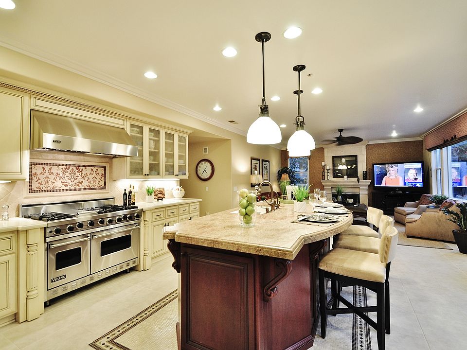 1st image of 5613 Skyline Cir
