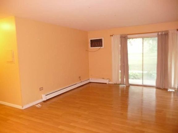 4th image of 10 E Dundee Quarter Dr #B