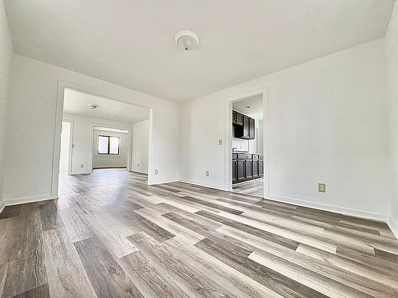4th image of 2117 Bertrand St