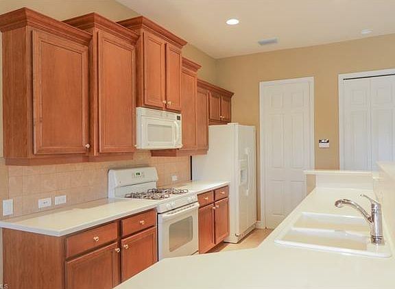 5th image of 3411 Shady Bend Way