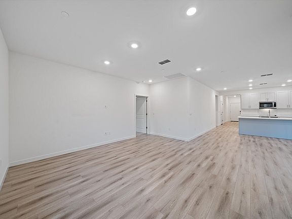 5th image of 4181 Haleakala Ave