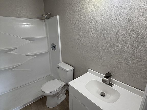 4th image of 1750 Rosa St
