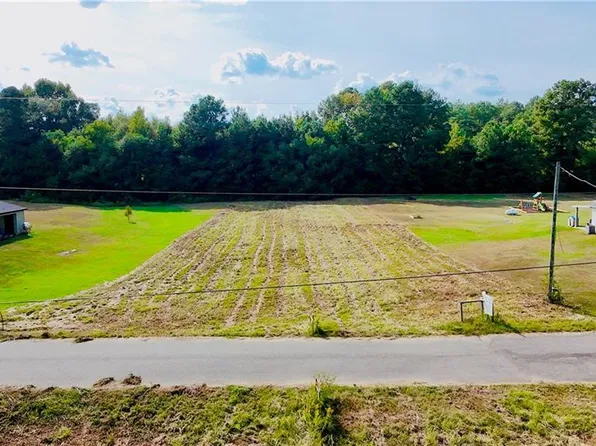 120 Meadow Ln, Pollock, LA 71467