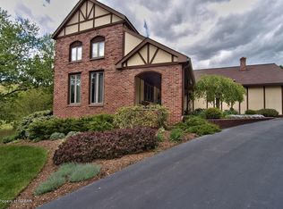 395 Cross Creek Rd, Shavertown, PA 18708