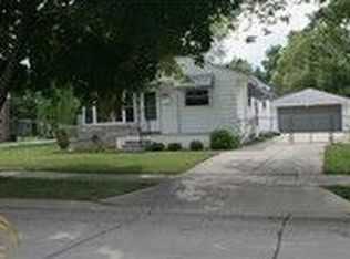 26145 Delton St, Madison Heights, MI
