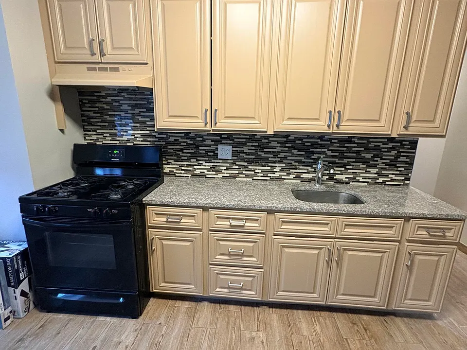 225 Victory Blvd #2
