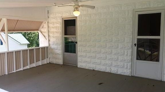 3rd image of 710 Lamont St