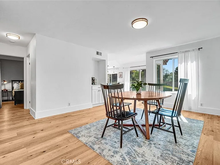 26606 La Roda — Photo 10