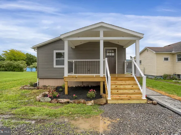605 N 8th St, Bellwood, PA 16617