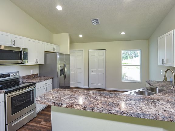 Macaw Kitchen