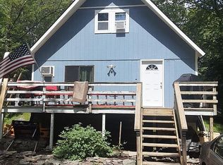 211 Gold Finch Rd, Bushkill, PA 18324