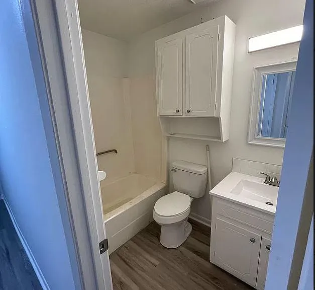 6124 Parkforest Dr — Photo 13