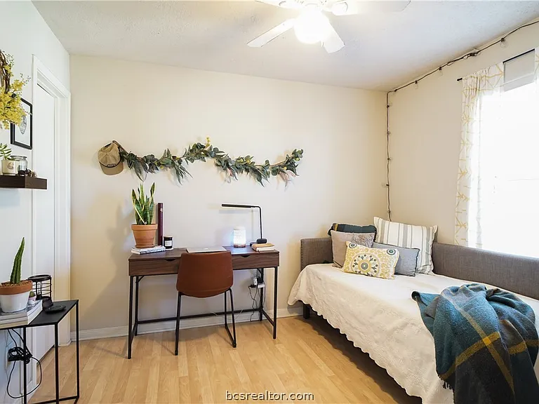 505 Thornton Ct — Photo 7