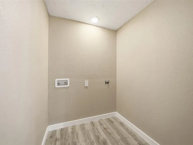 7247 Oelsner St — Photo 26