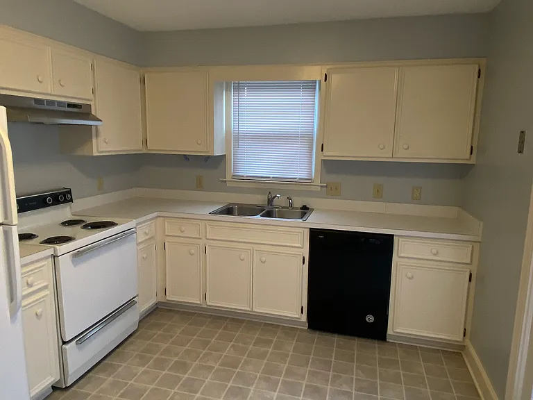 2101 E 4th St #1 — Photo 15