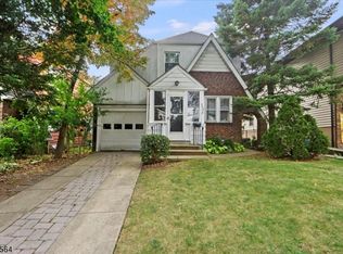 352 Roosevelt Ave, Hasbrouck Heights, NJ 07604