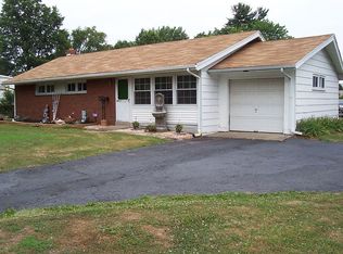1569 W County Line Rd, Hatboro, PA 19040