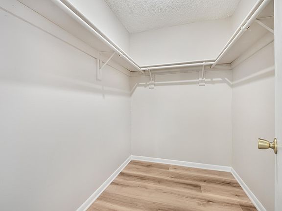 4th image of 1300 SW 122nd Ave #412