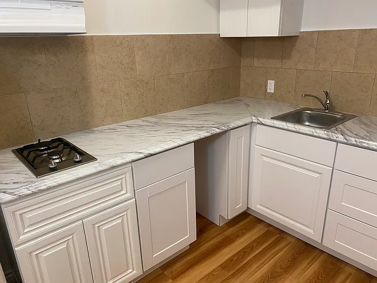 6725 Yucca St — Photo 11