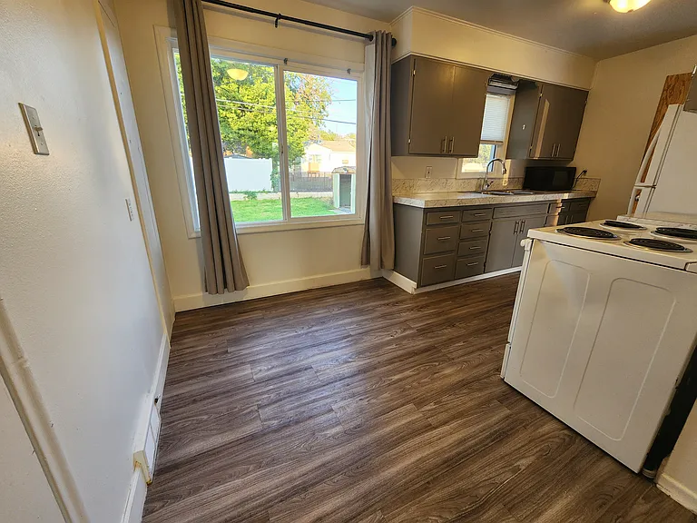552 Fairmont Ave — Photo 5
