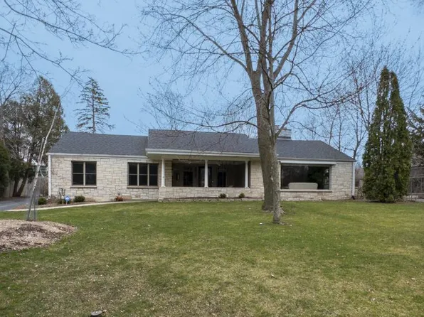 6986 North Elm Tree ROAD, Glendale, WI 53217