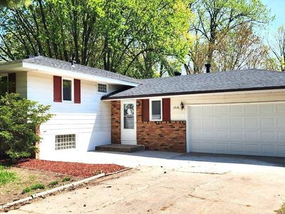 2636 Brookview Dr E, Maplewood, MN, 55119
