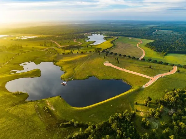 267 Lakeland Rnch, Hillister, TX 77624