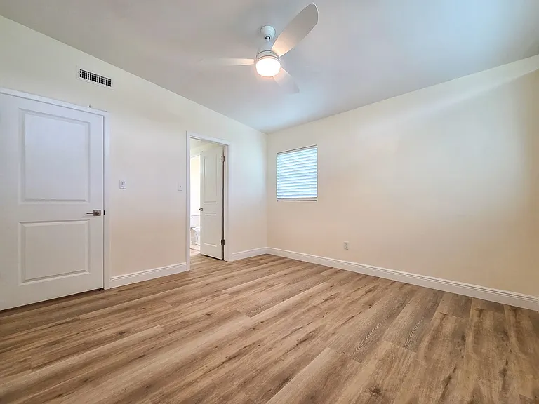 3702 NW 22nd Pl — Photo 16