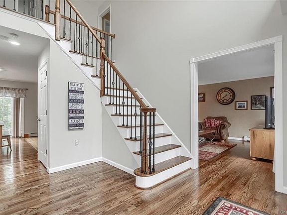 5th image of 58 Richardson Ct