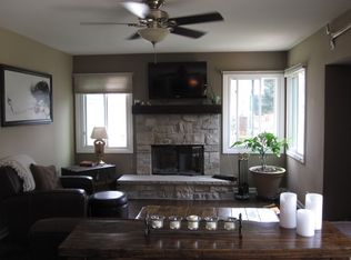 584 Covered Bridge Dr, Elgin, IL 60124