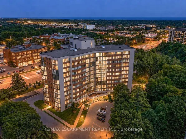 1230 Marlborough Ct #202, Oakville, ON L6H 3K6