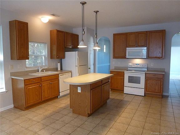 4th image of 4509 Basswood Way