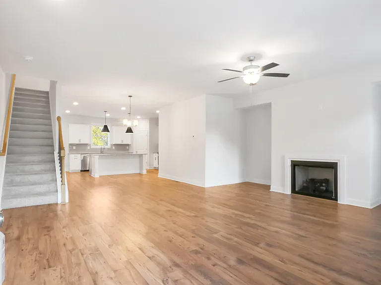 1274 Ainsworth Aly — Photo 8