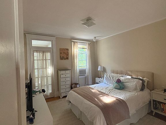 5th image of 9 Colborne Rd APT 3