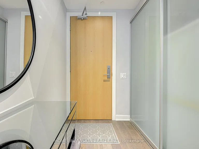 629 King St W #Penthouse 1415 — Photo 3