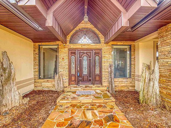 4th image of 5497 Oakmont Dr