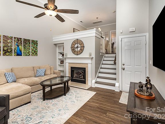 3rd image of 4939 S Hill View Dr
