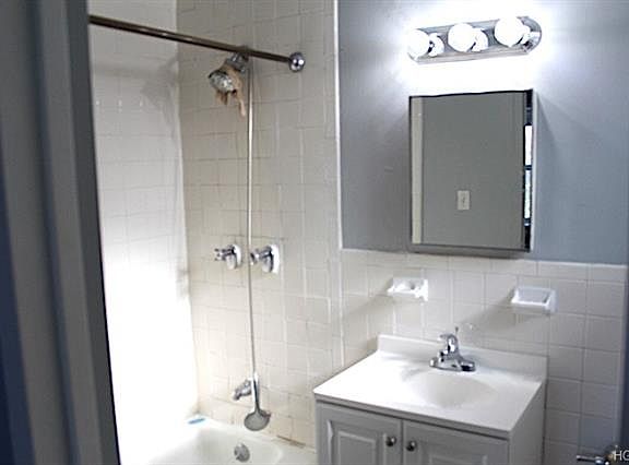 4th image of 42 Pine St APT 1R