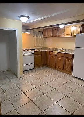 3rd image of 189-14 Lewiston Ave #Basement
